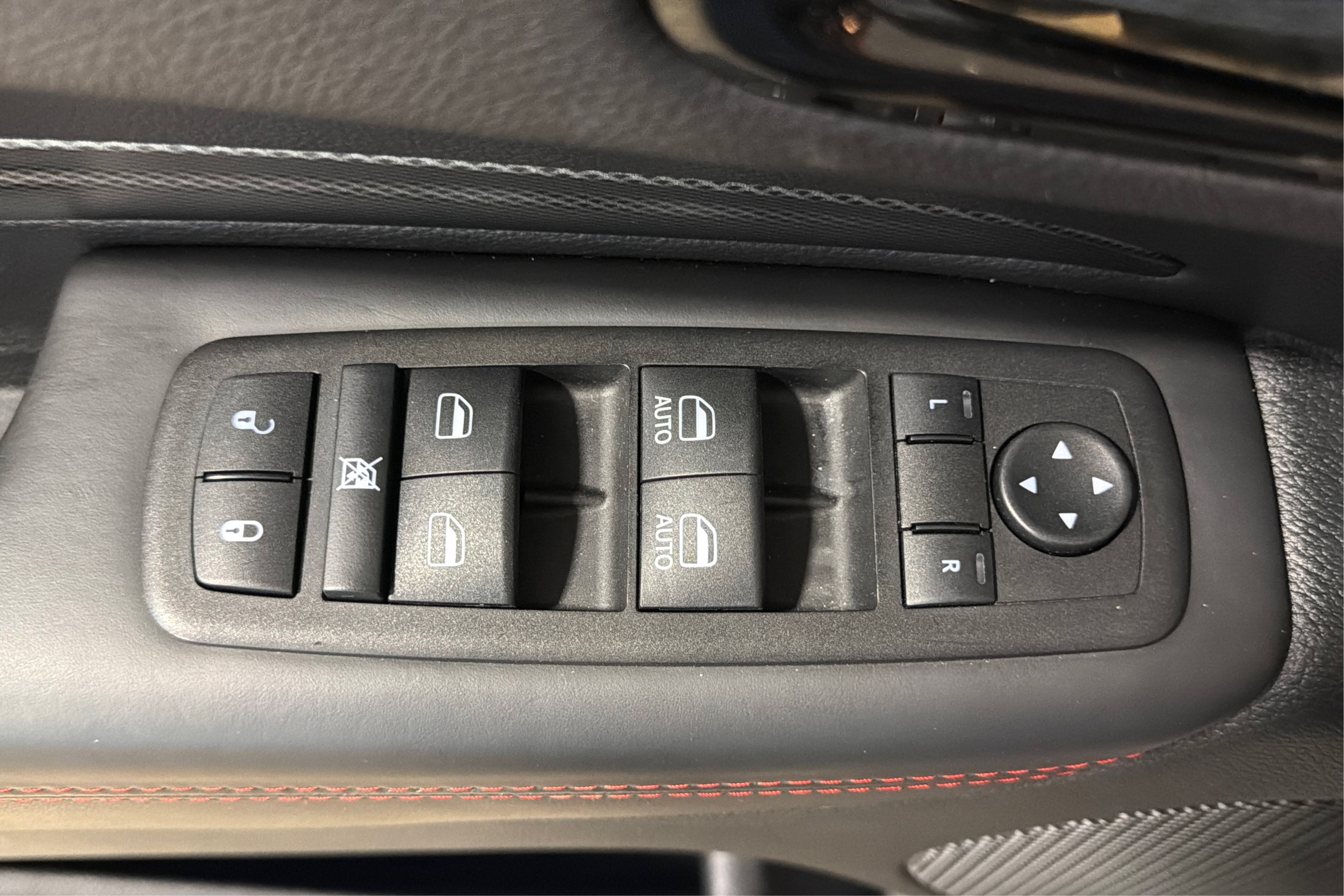 Used 2025 Dodge Durango R/T AWD/4WD image 16