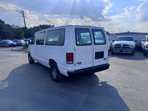 Used 2001 Ford E-150 and Econoline 150 image 7