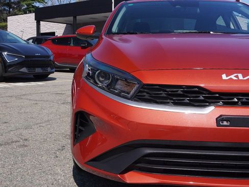 Used 2022 Kia Forte LXS image 11