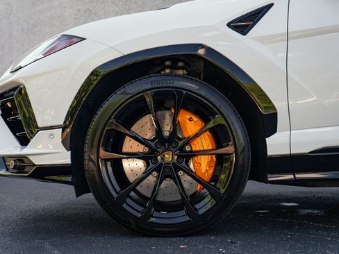 Used 2024 Lamborghini Urus S AWD/4WD image 4