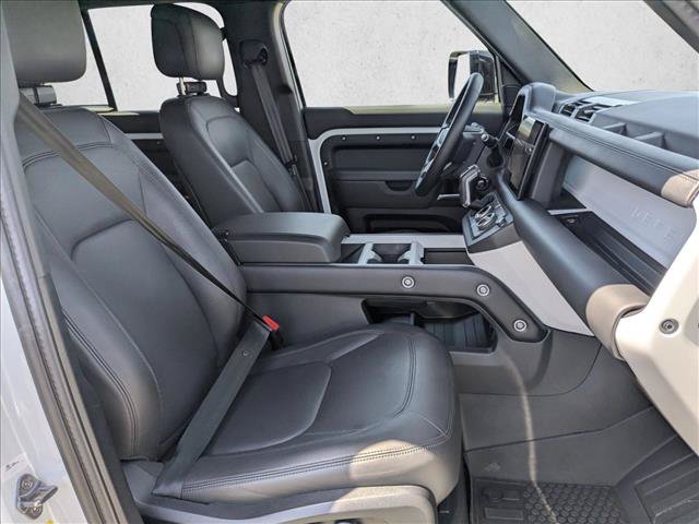 Used 2025 Land Rover Defender 110 X-Dynamic SE AWD/4WD image 23