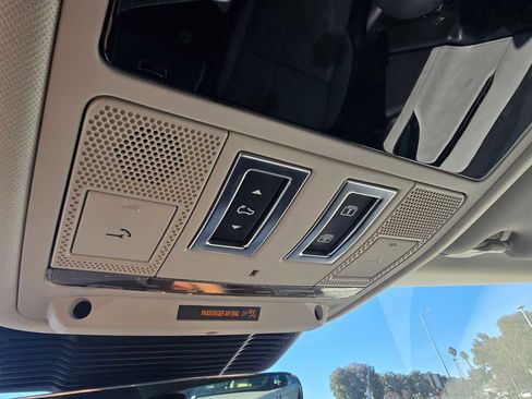 Certified 2025 Land Rover Range Rover Evoque Dynamic SE image 33