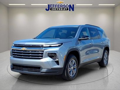 Used 2025 Chevrolet Traverse LT