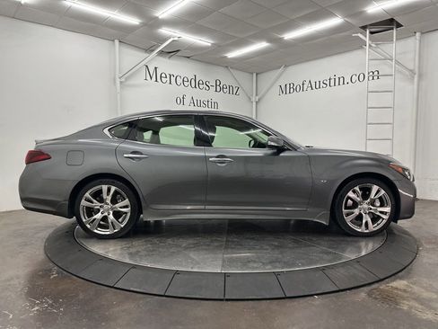 Used 2016 INFINITI Q70 3.7 w/ Deluxe Touring Package RWD image 8