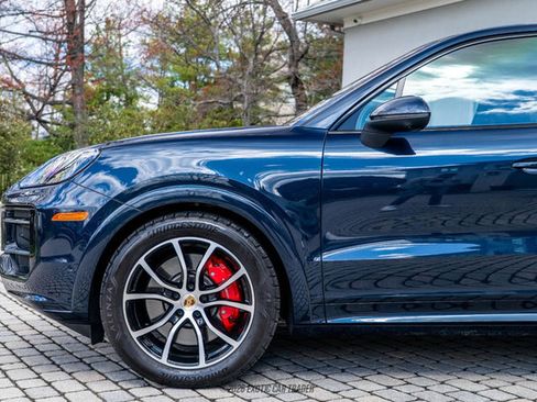 Used 2024 Porsche Cayenne S image 4