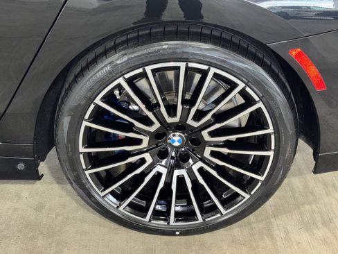 Used 2024 BMW 760i xDrive w/ Executive Package image 37
