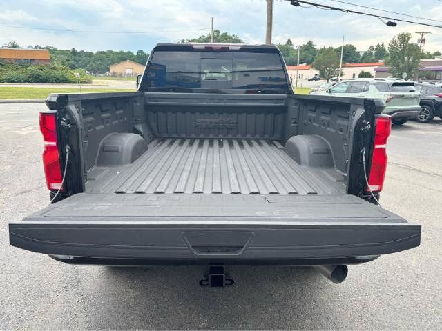 Used 2024 Chevrolet Silverado 3500 High Country w/ Technology Package AWD/4WD image 8