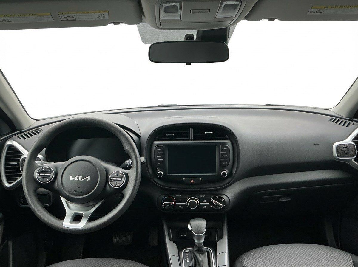 Used 2025 Kia Soul LX w/ LX Technology Package FWD image 10