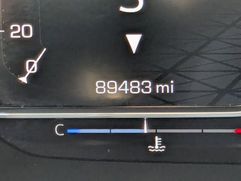 Used 2022 GMC Yukon XL Denali image 25