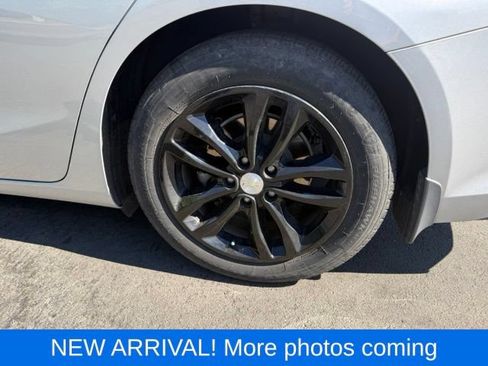 Used 2018 Chevrolet Malibu Hybrid w/ Driver Confidence Package FWD image 11