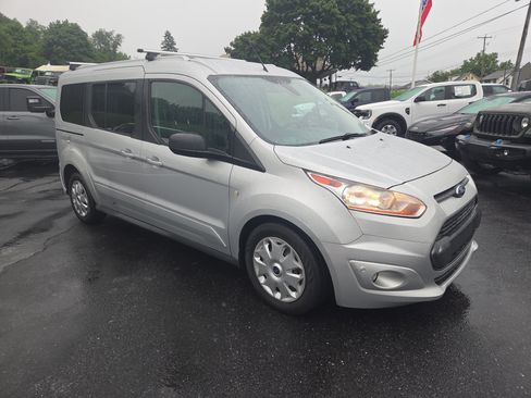 Used 2017 Ford Transit Connect XLT FWD image 1