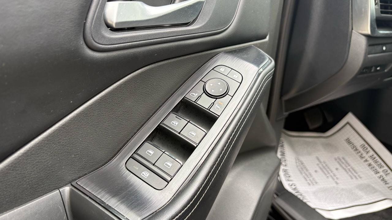 Used 2025 Nissan Rogue SV FWD image 17