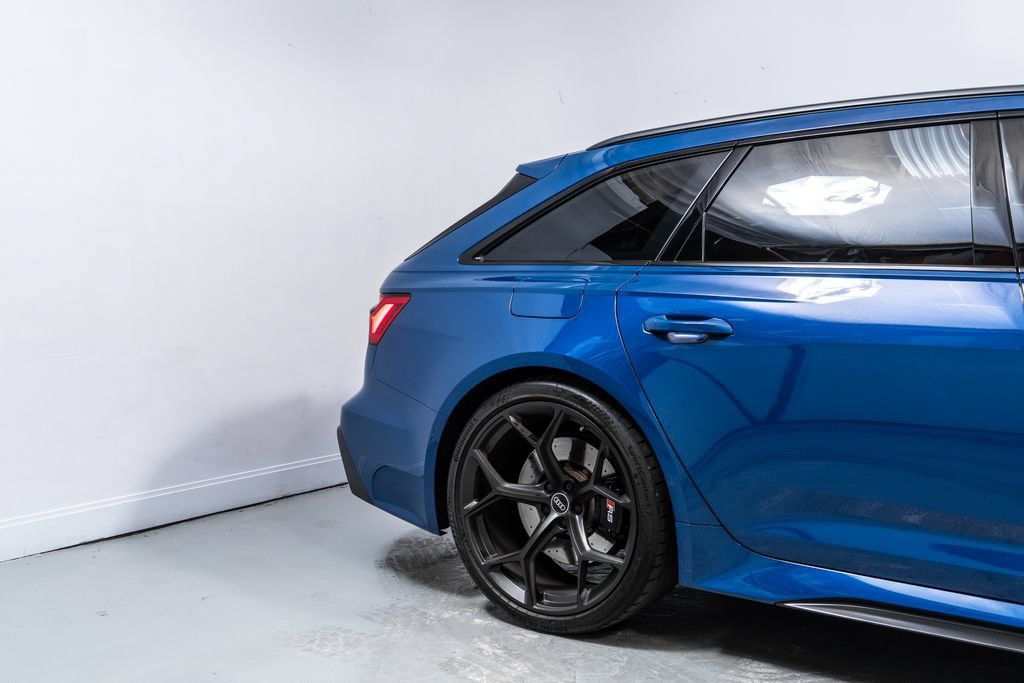 Used 2024 Audi RS 6 performance w/ Matte Carbon Package AWD/4WD image 11