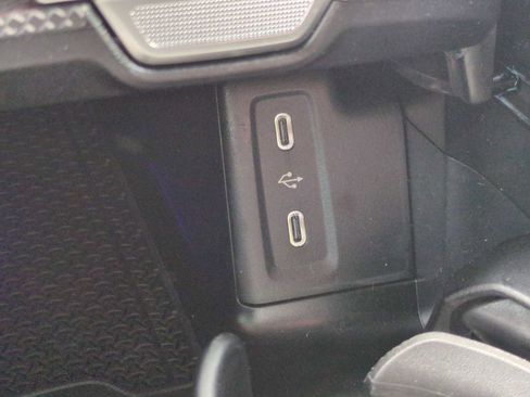 Certified 2025 Mercedes-Benz GLC 300 4MATIC image 32