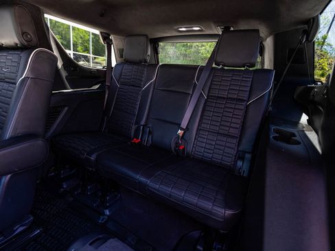 Used 2022 Cadillac Escalade Sport Platinum w/ LPO, ONYX Package AWD/4WD image 27