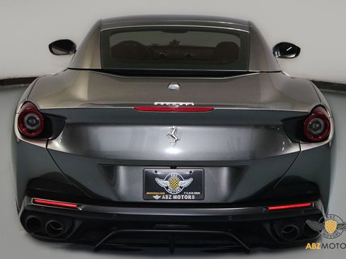Used 2019 Ferrari Portofino image 8