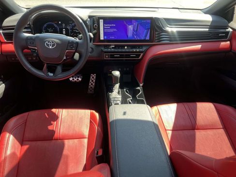 Used 2025 Toyota Camry LE image 14