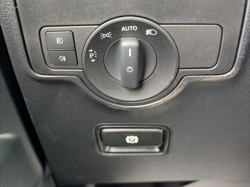 Used 2023 Mercedes-Benz Metris Passenger image 29