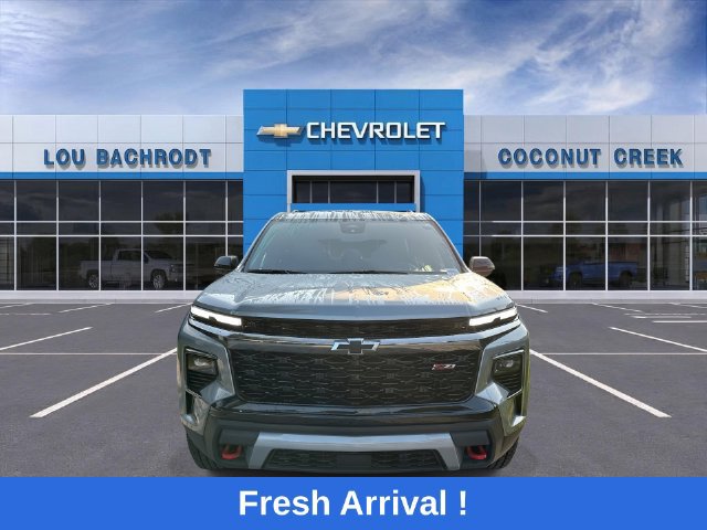 Used 2025 Chevrolet Traverse Z71 w/ Driver Confidence Package AWD/4WD image 3