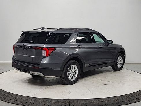New 2026 Ford Explorer Active RWD image 7