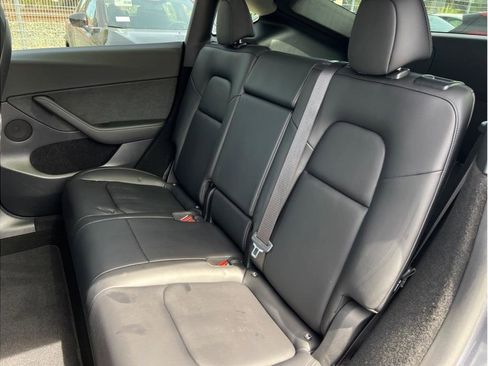Used 2023 Tesla Model Y 2WD image 10