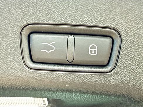 Certified 2024 Maserati Grecale Trofeo image 12