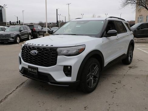 New 2026 Ford Explorer ST-Line w/ ST-Line Street Pack image 2