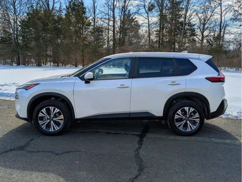Used 2023 Nissan Rogue SV AWD/4WD image 9