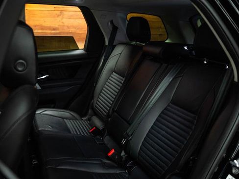 Used 2023 Land Rover Discovery Sport S image 11