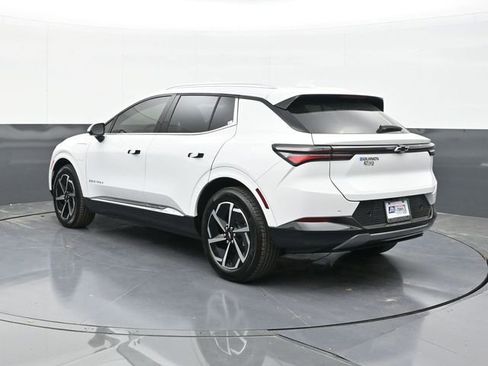 New 2025 Chevrolet Equinox EV LT image 11