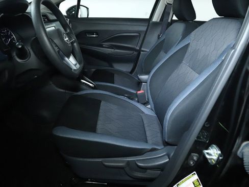 Used 2025 Nissan Versa SV FWD image 18