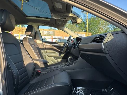 Used 2024 Volkswagen Jetta SE FWD image 22