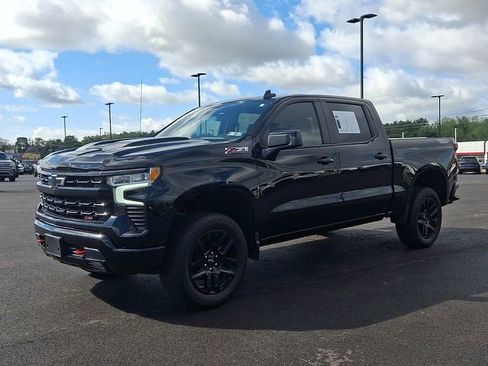 Used 2025 Chevrolet Silverado 1500 LT Trail Boss w/ Convenience Package II AWD/4WD image 6