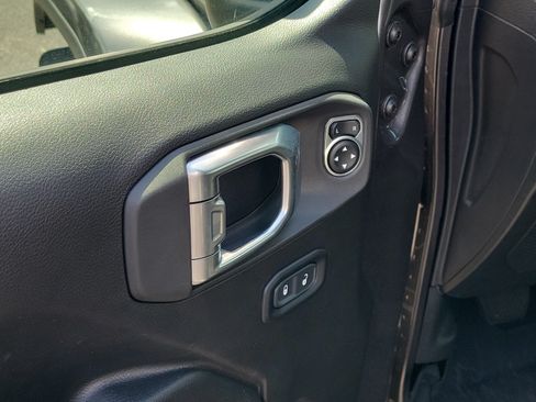 Used 2023 Jeep Gladiator Sport AWD/4WD image 18