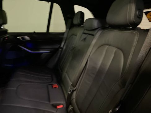 Used 2020 BMW X5 xDrive50i w/ Executive Package image 28