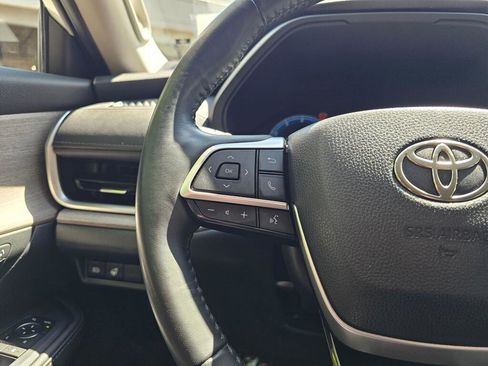 Used 2024 Toyota Grand Highlander AWD image 32