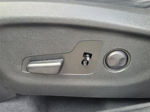 Used 2019 Kia Sorento LX w/ LX Convenience Package image 32