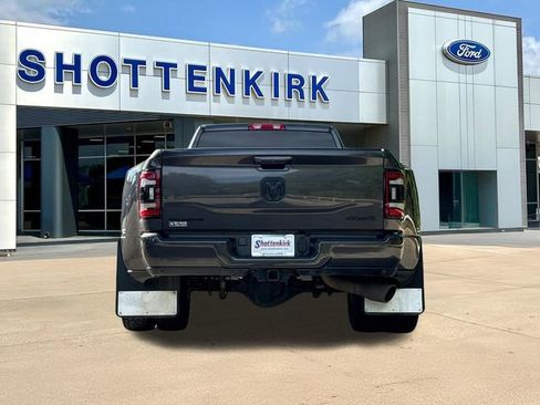 Used 2024 RAM 3500 Big Horn w/ Night Edition AWD/4WD image 8