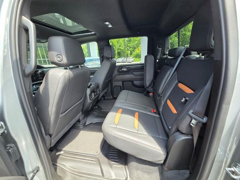 Used 2025 GMC Sierra 2500 AT4 w/ AT4 Premium Plus Package AWD/4WD image 14