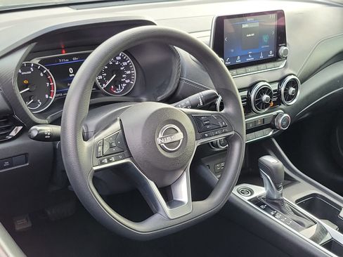 Used 2024 Nissan Sentra SV FWD image 9