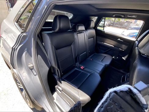 Certified 2023 Volkswagen Atlas Cross Sport SEL AWD/4WD image 26