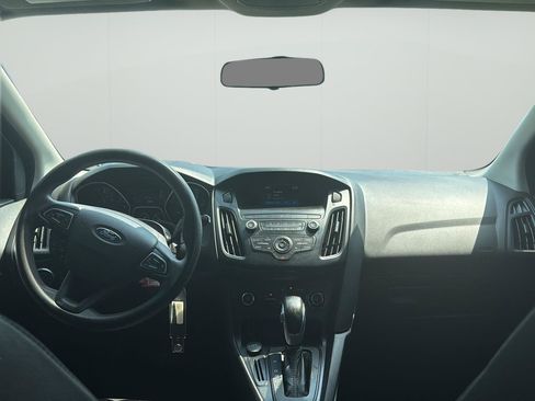 Used 2018 Ford Focus SE FWD image 15