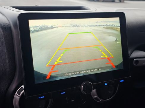 Used 2018 Jeep Wrangler Unlimited Sahara image 28