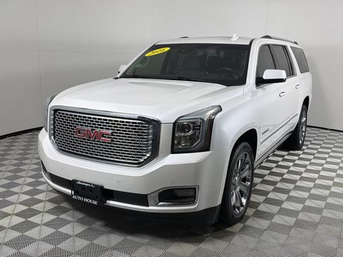 Used 2016 GMC Yukon XL Denali w/ Open Road Package AWD/4WD image 10