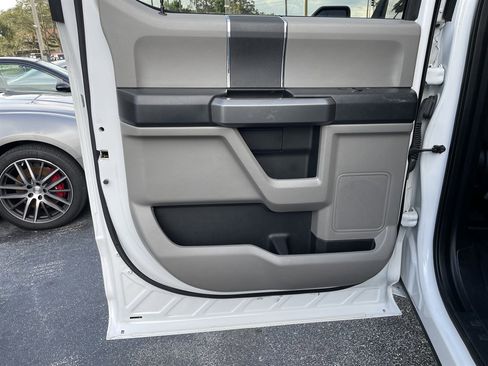 Used 2017 Ford F150 XLT image 39