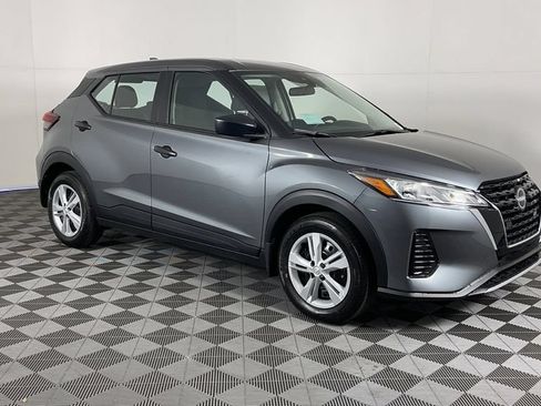 New 2025 Nissan Kicks Play S FWD image 2