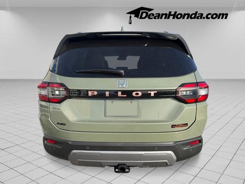 New 2026 Honda Pilot TrailSport image 4