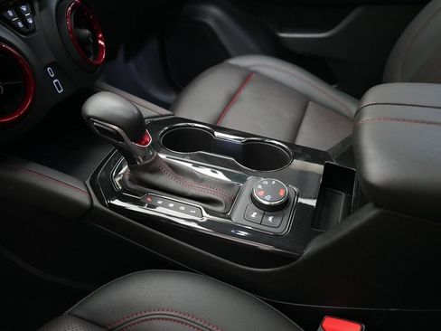 Used 2022 Chevrolet Blazer RS w/ Enhanced Convenience Package image 17