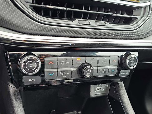 Used 2022 Jeep Compass Trailhawk w/ Sun and Sound Group image 17