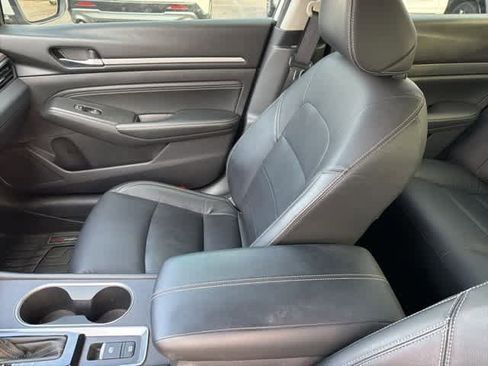 Used 2019 Nissan Altima 2.5 Platinum image 14